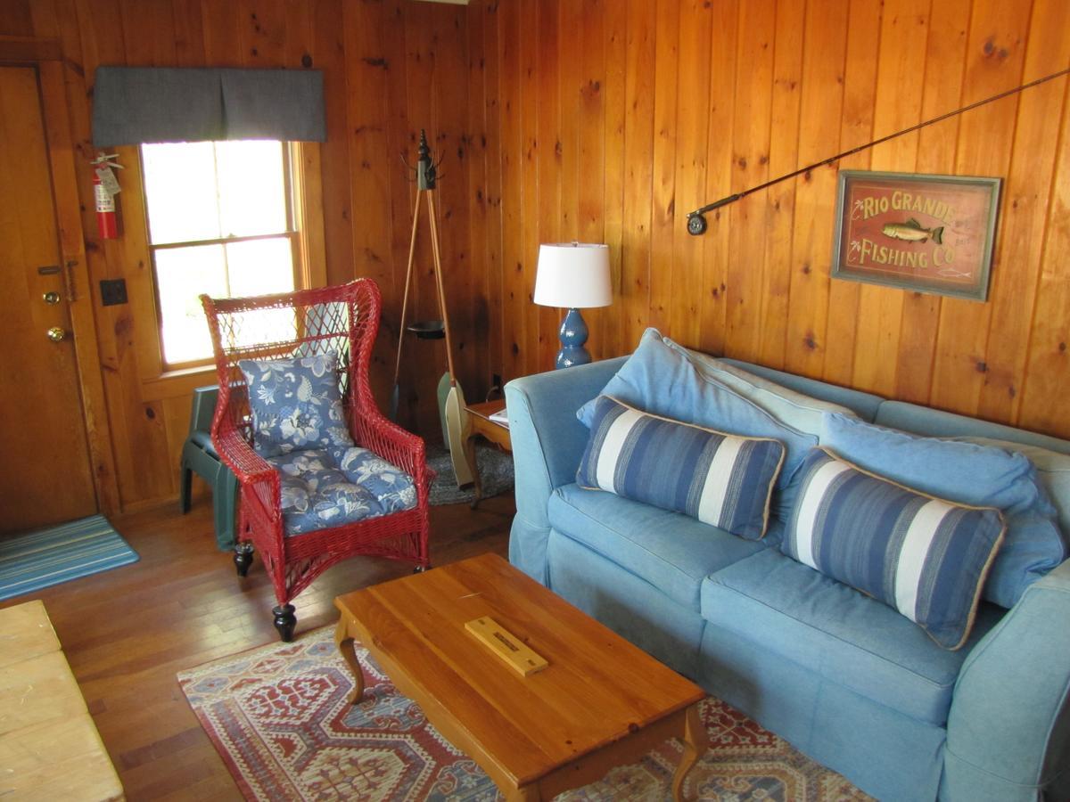 Woodbound Inn Rindge Екстериор снимка