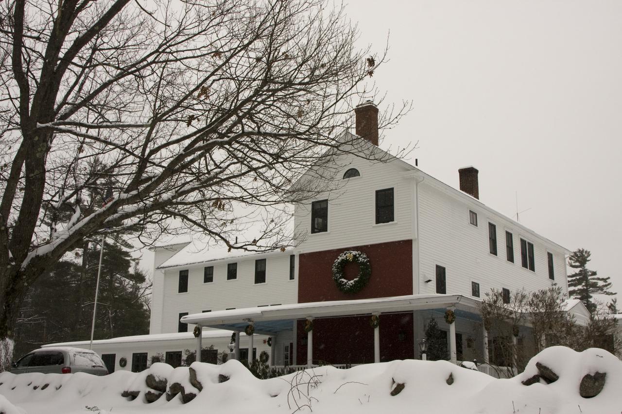 Woodbound Inn Rindge Екстериор снимка