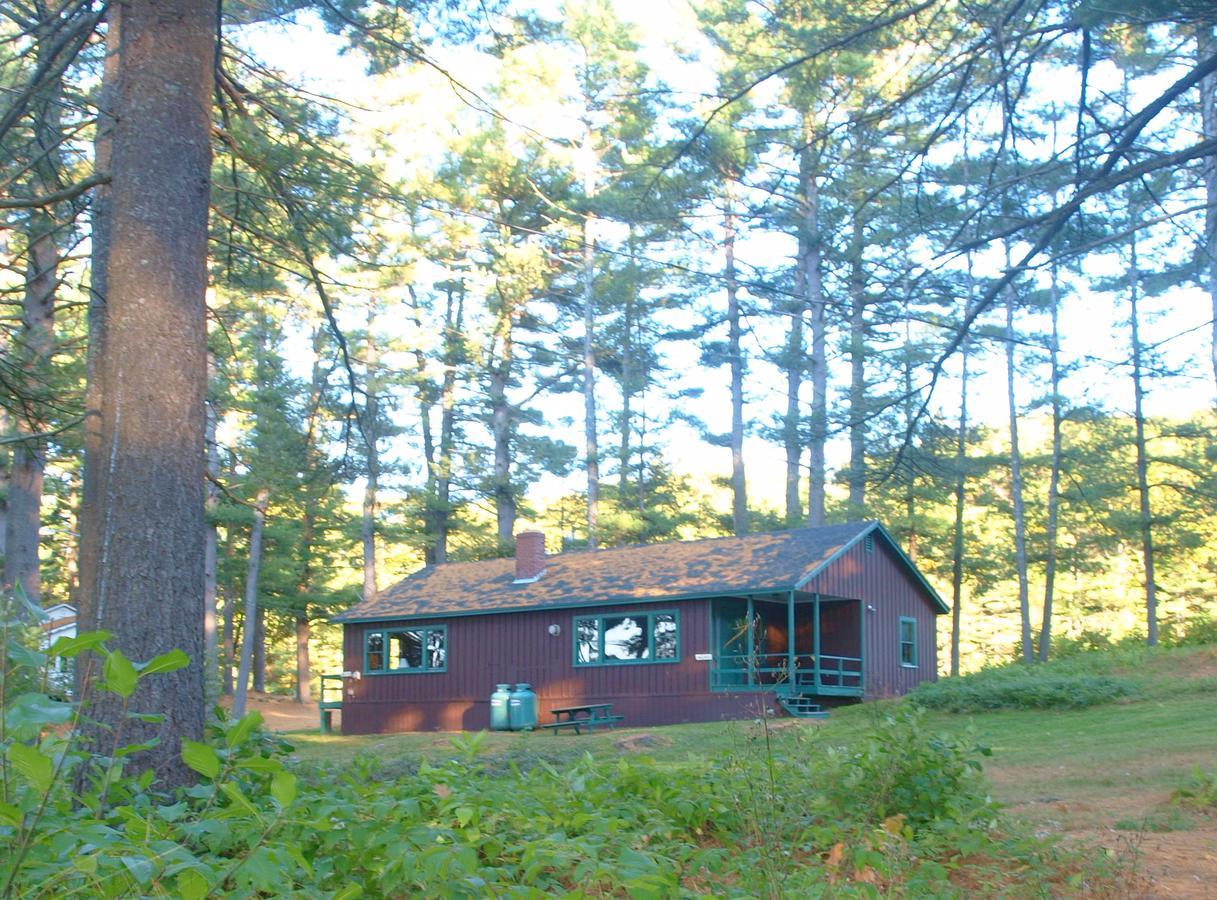 Woodbound Inn Rindge Екстериор снимка