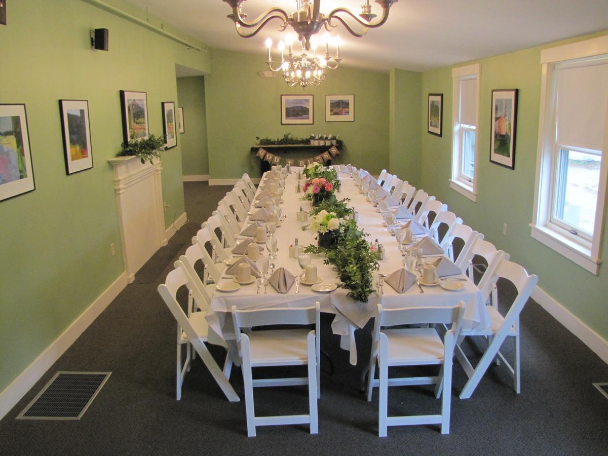 Woodbound Inn Rindge Екстериор снимка